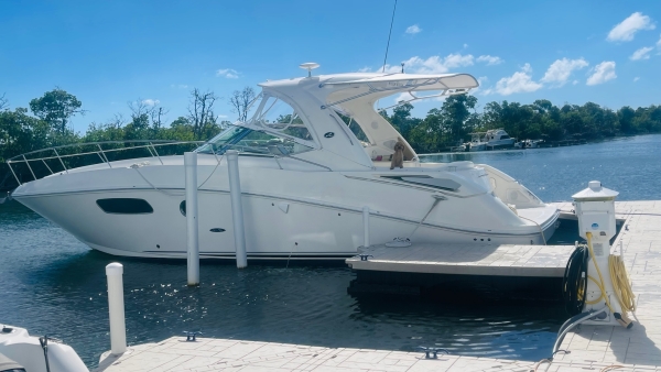 Sea Ray Sundancer 350 &#039;09 **Price Drop**